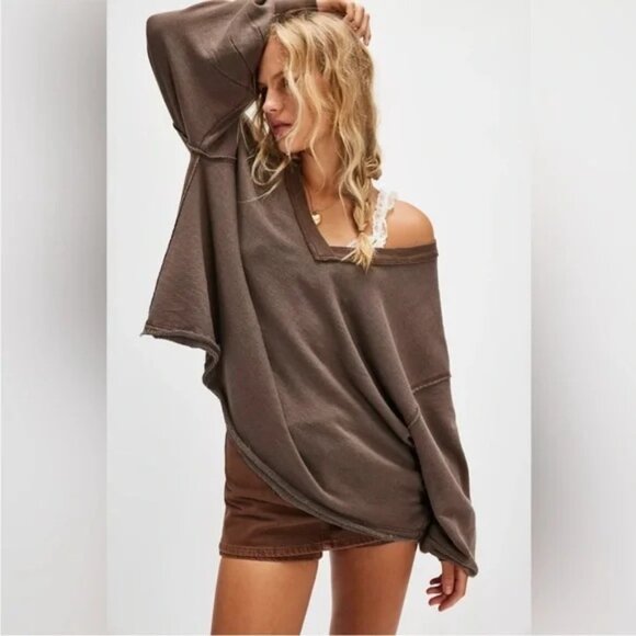 NWOT Free People Venice V-Neck Sweatshirt in Brown Bear size- LARGE - Picture 4 of 8